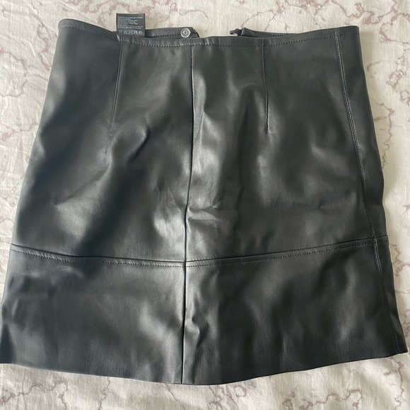 Lack leather mini skirt - Picture 1 of 2
